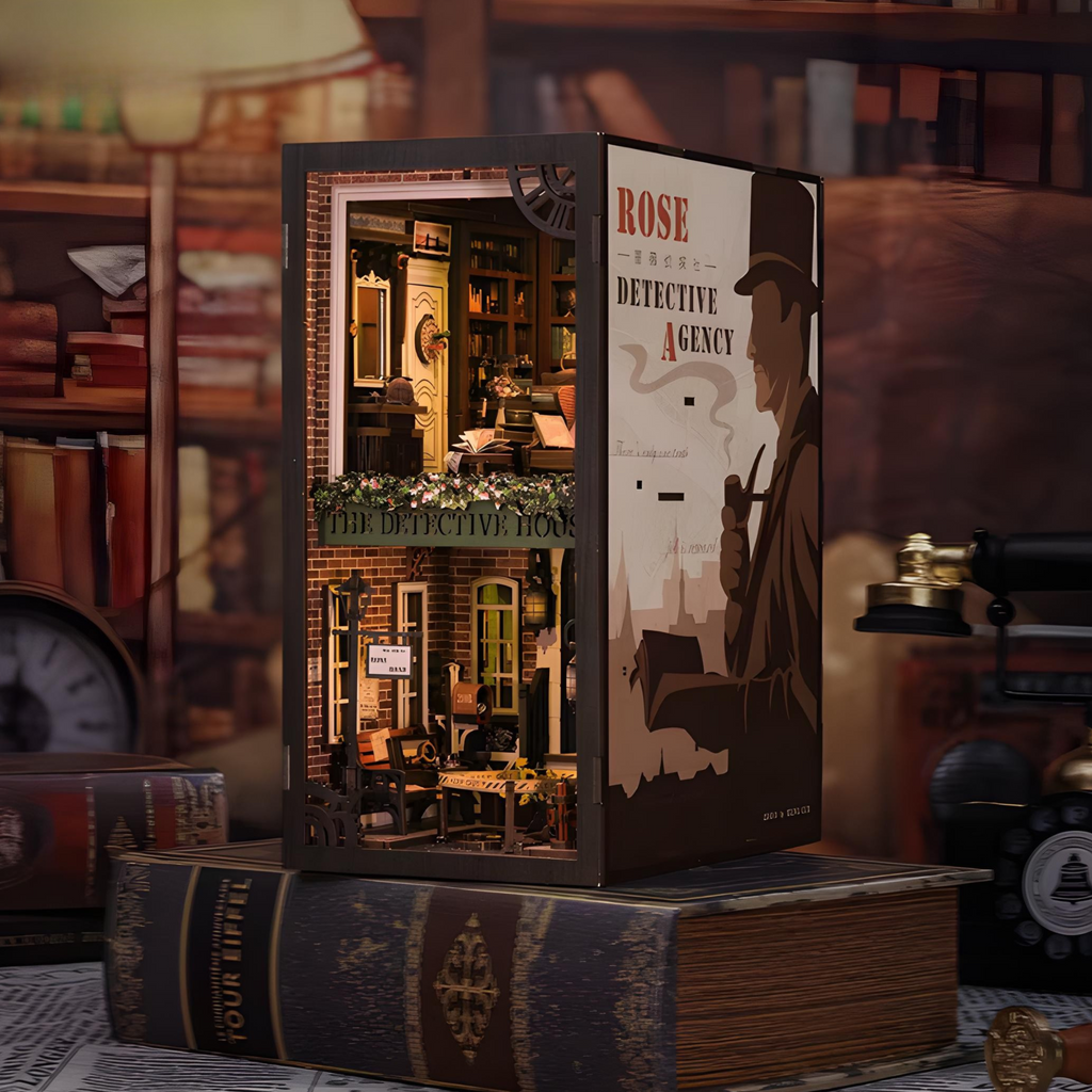 Detective House